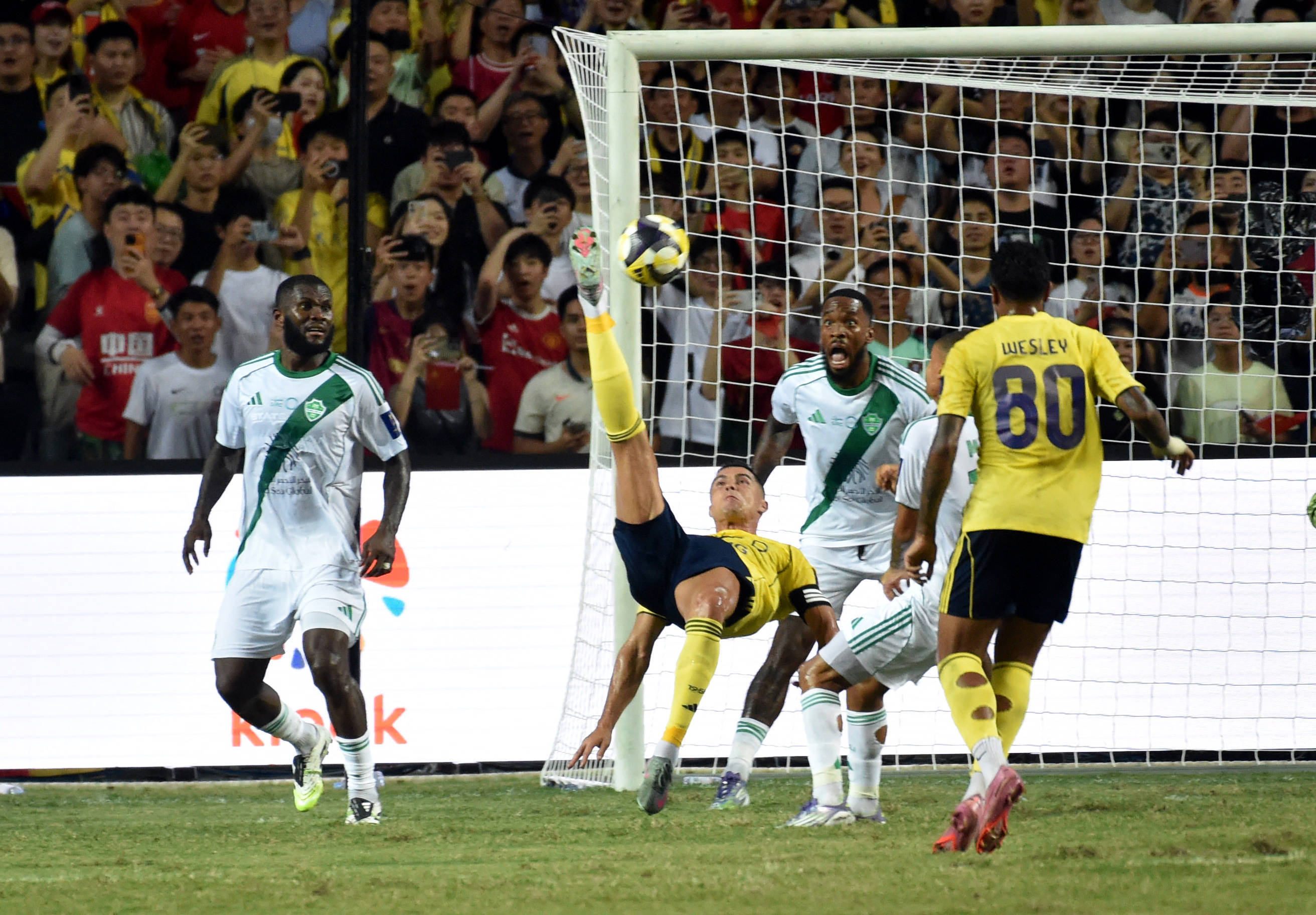 热那亚主场胜克罗托内，球队士气大振